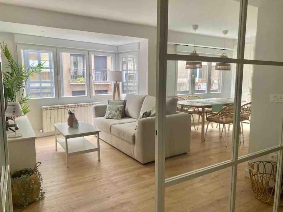 Apartamento A Estrenar En Centro Gijon. Fibra-Tv Luaran gambar