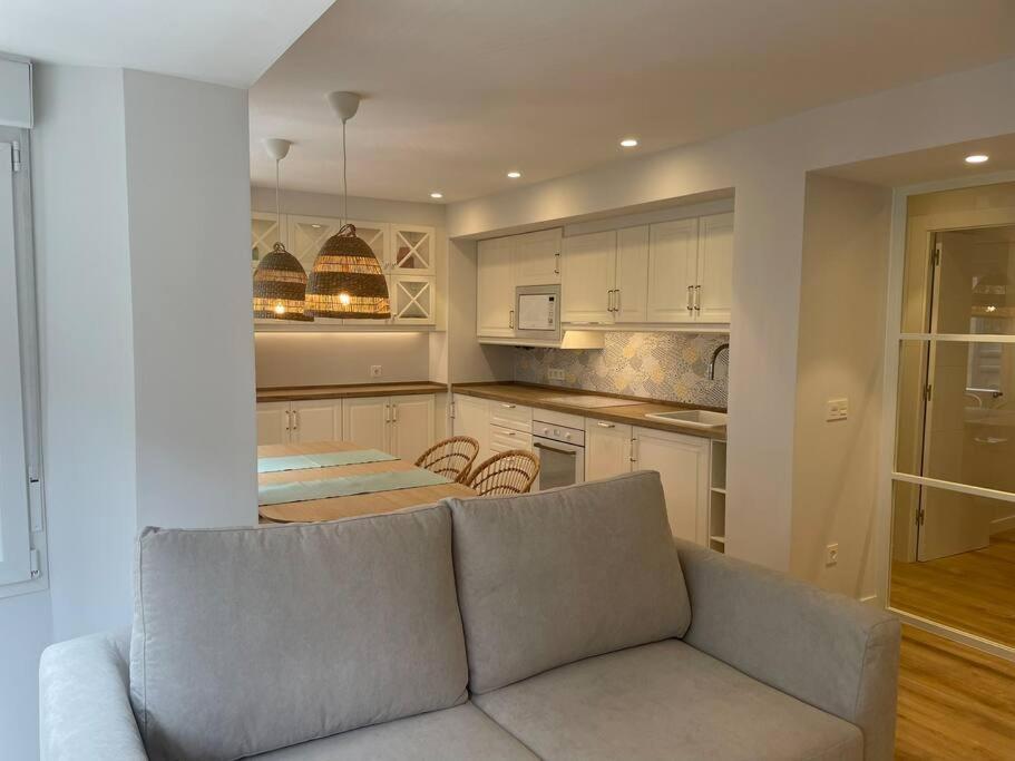 Apartamento A Estrenar En Centro Gijon. Fibra-Tv Luaran gambar